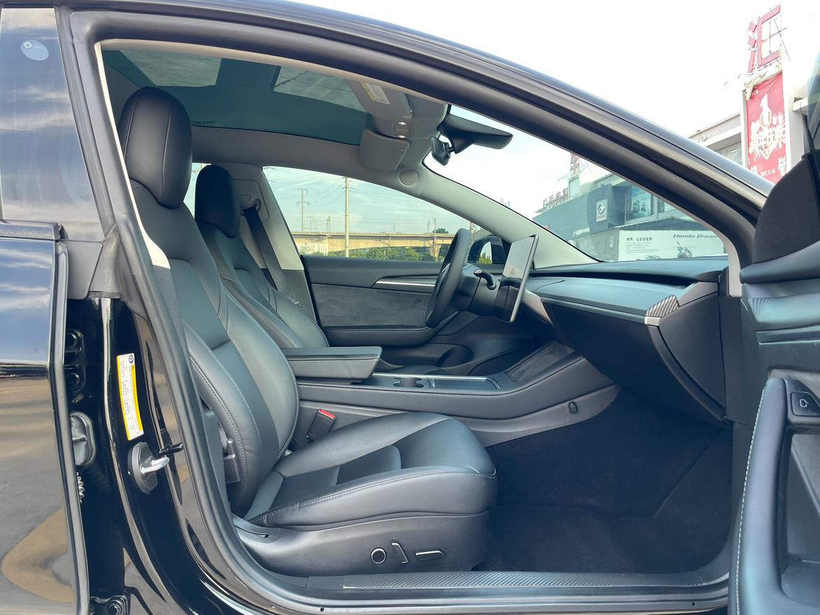 Tesla Model 3 2022 thumb 10