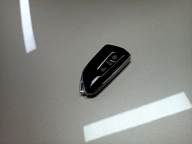 Volkswagen ID.4 2021 thumb 9
