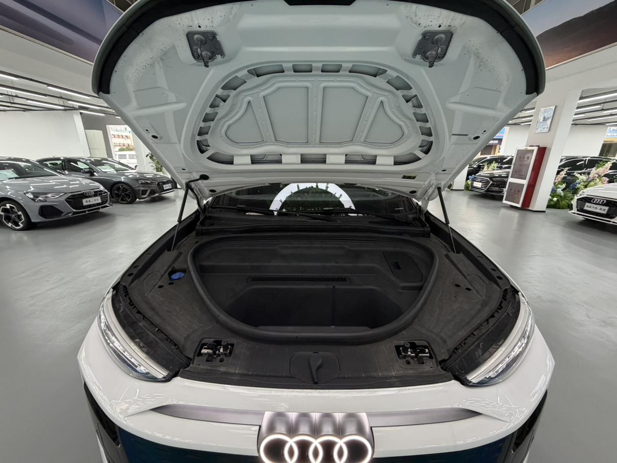 Audi Q6L e-tron 2026 thumb 4