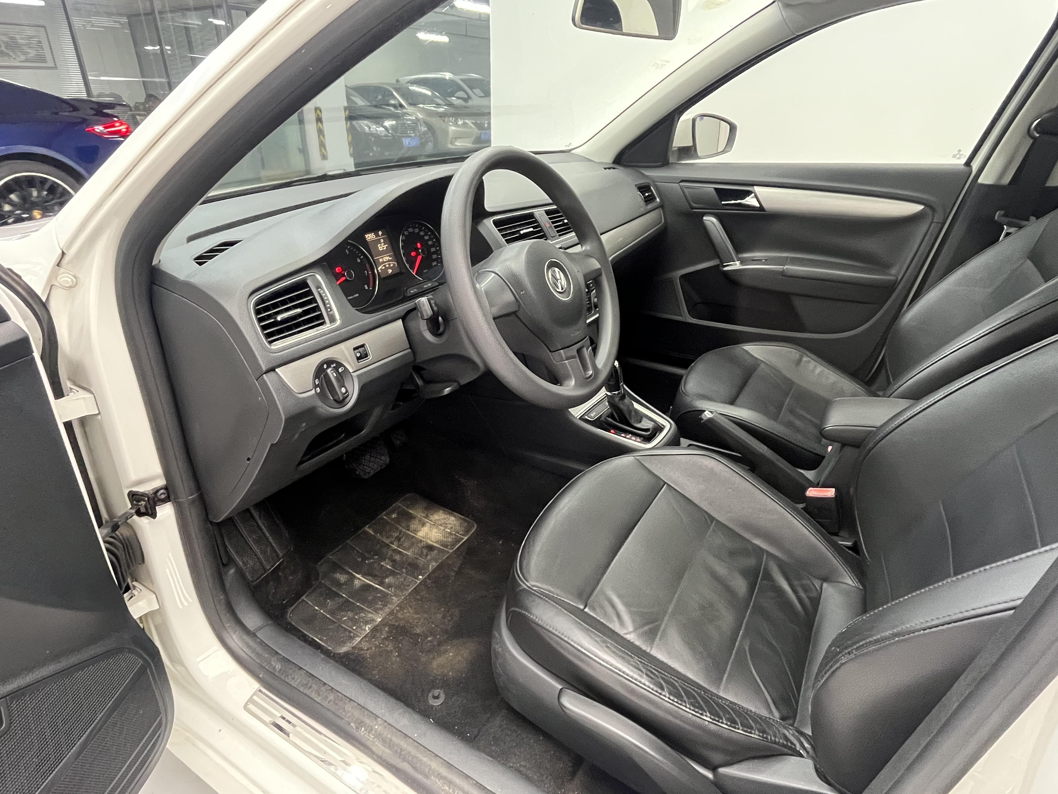Volkswagen Lavida XR 2015 thumb 5
