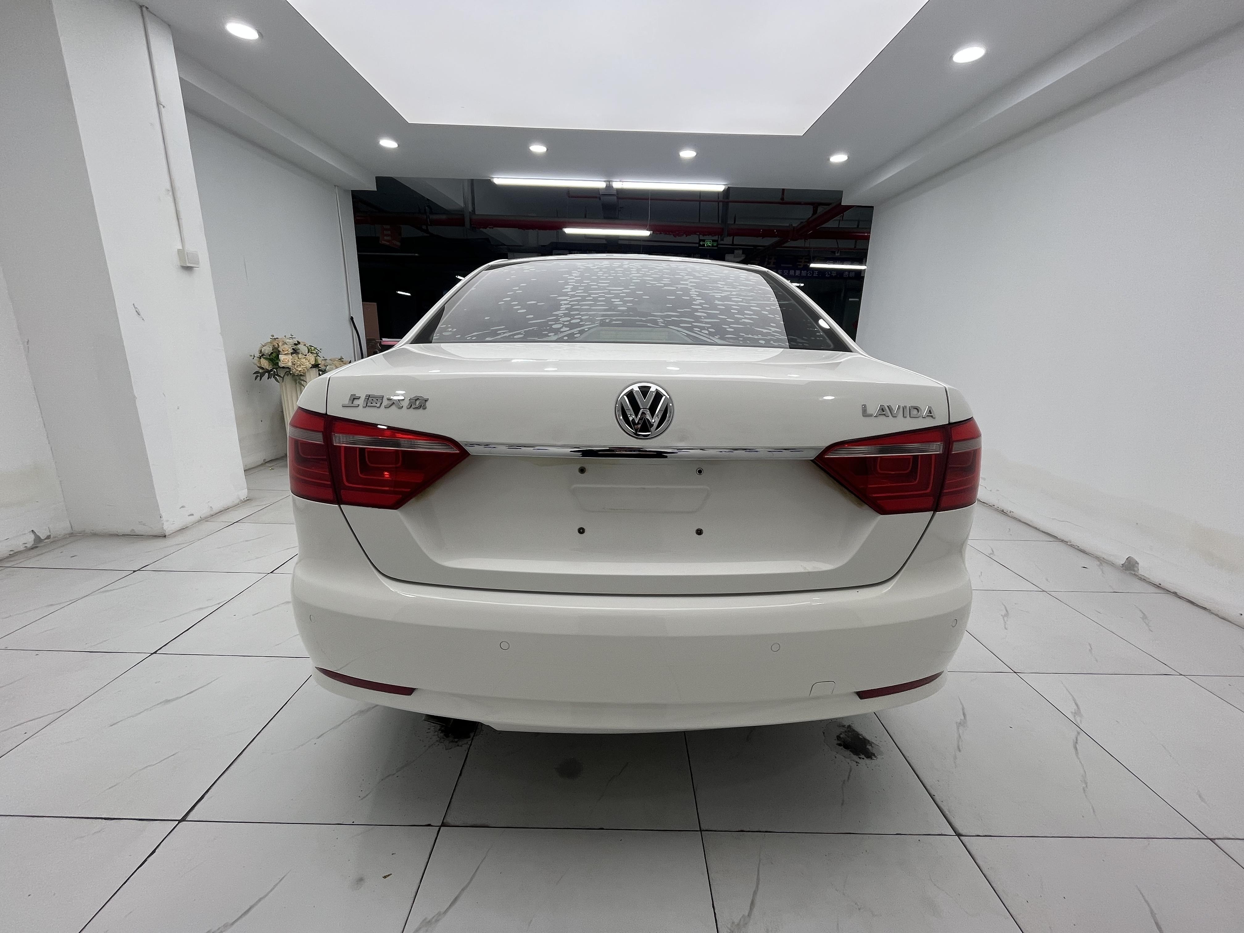 Volkswagen Lavida XR 2015 thumb 11