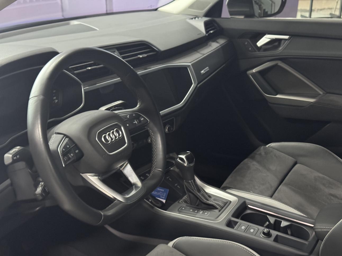 Audi Q3 2023 thumb 10