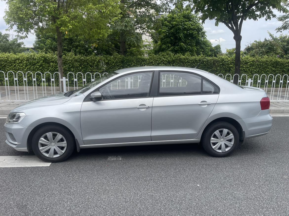 Volkswagen Jetta 2017 thumb 2