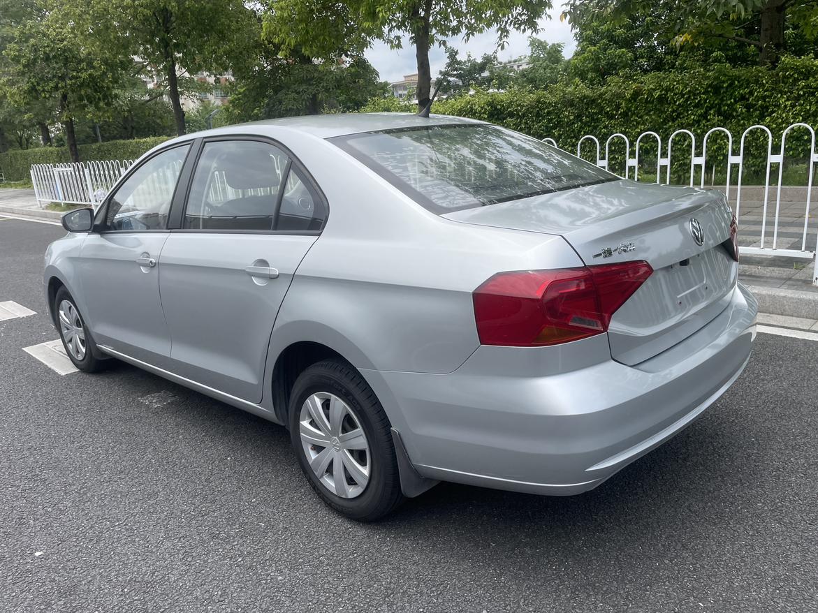 Volkswagen Jetta 2017 thumb 3