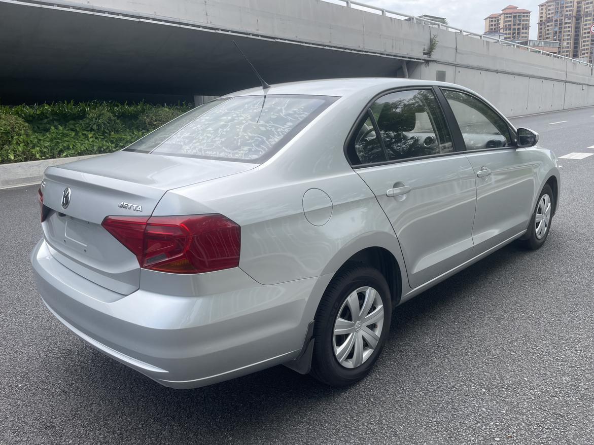 Volkswagen Jetta 2017 thumb 5