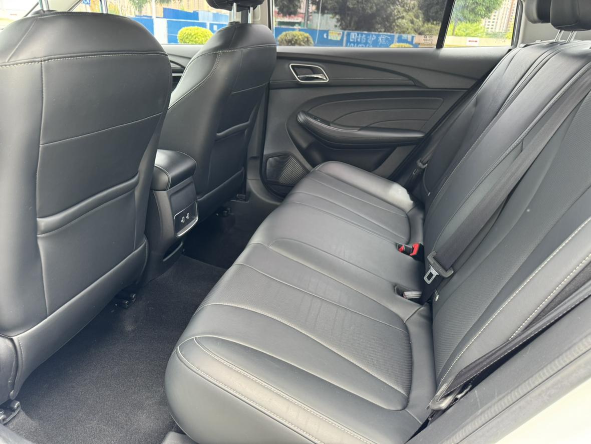 Roewe i5 2019 thumb 12