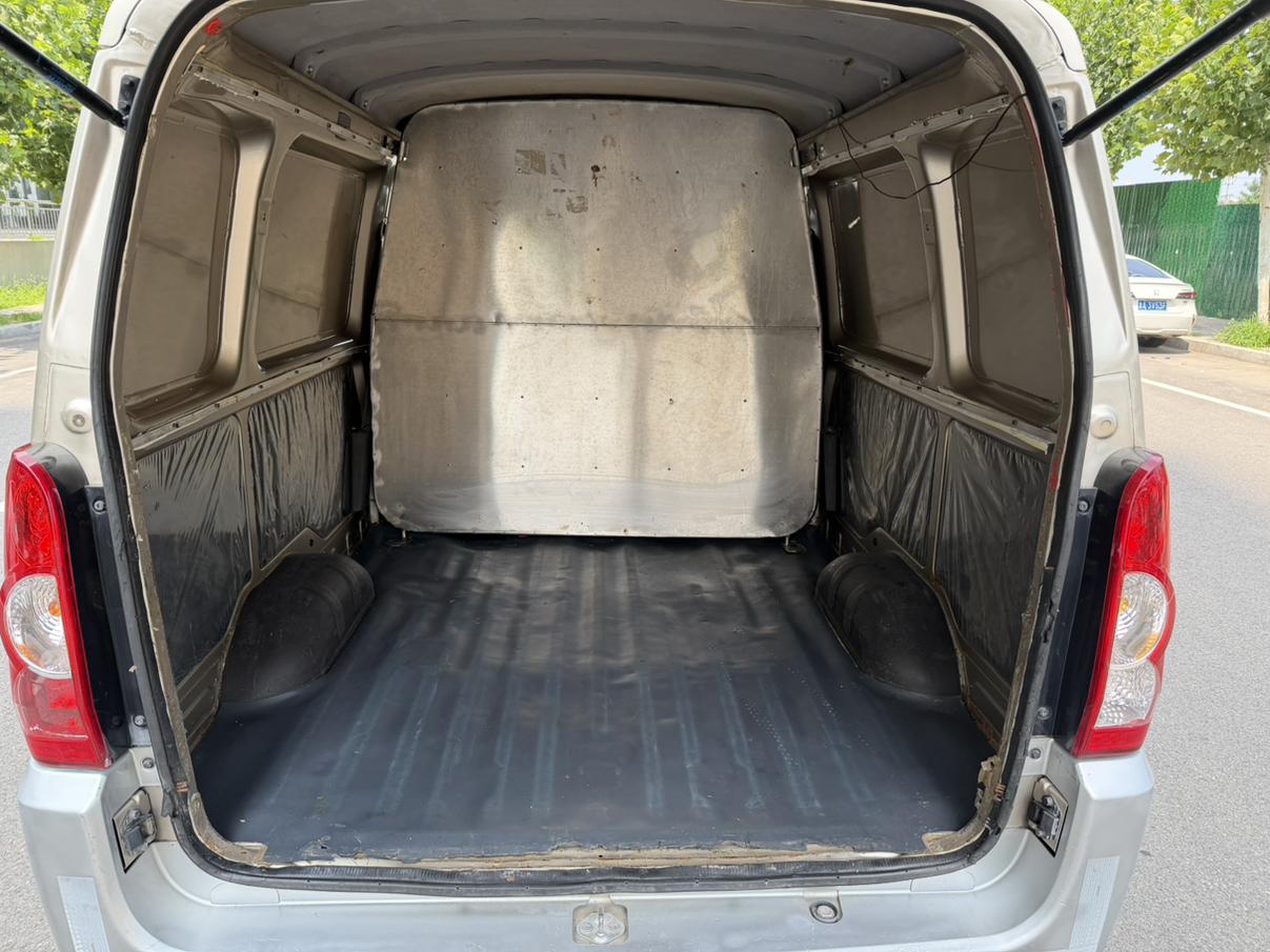 Wuling Rong Guang 2019 thumb 8
