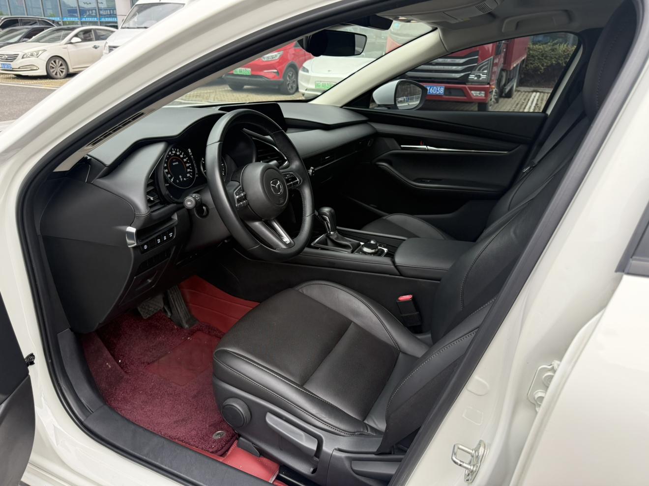 Mazda 3 2022 thumb 10