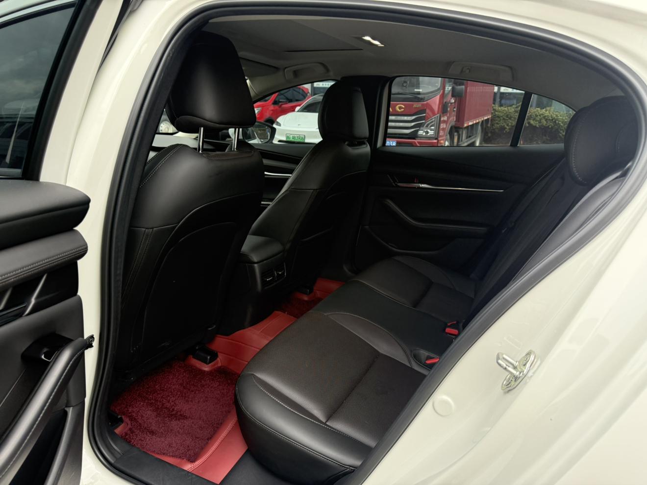 Mazda 3 2022 thumb 11