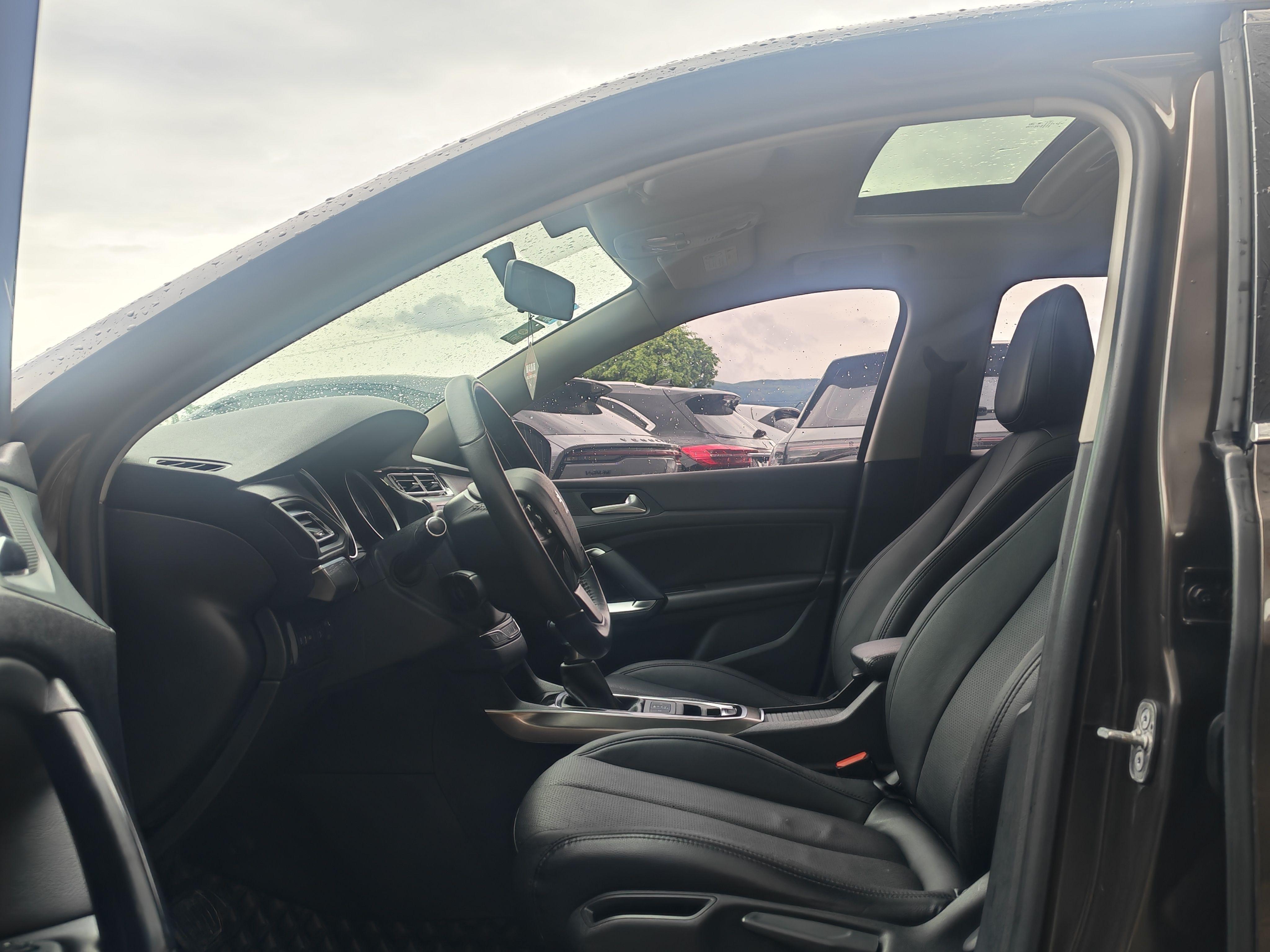 Peugeot 408 2016 thumb 6