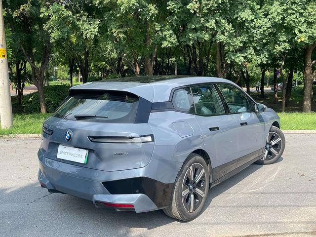 BMW iX 2023 thumb 3