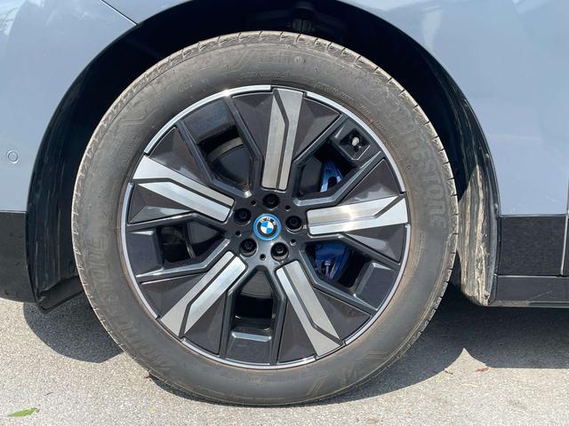 BMW iX 2023 thumb 6