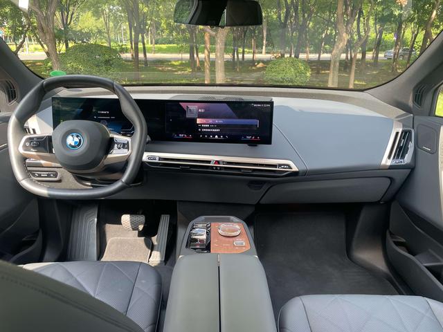 BMW iX 2023 thumb 9