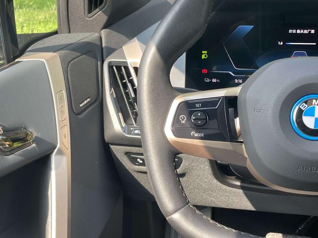 BMW iX 2023 thumb 12