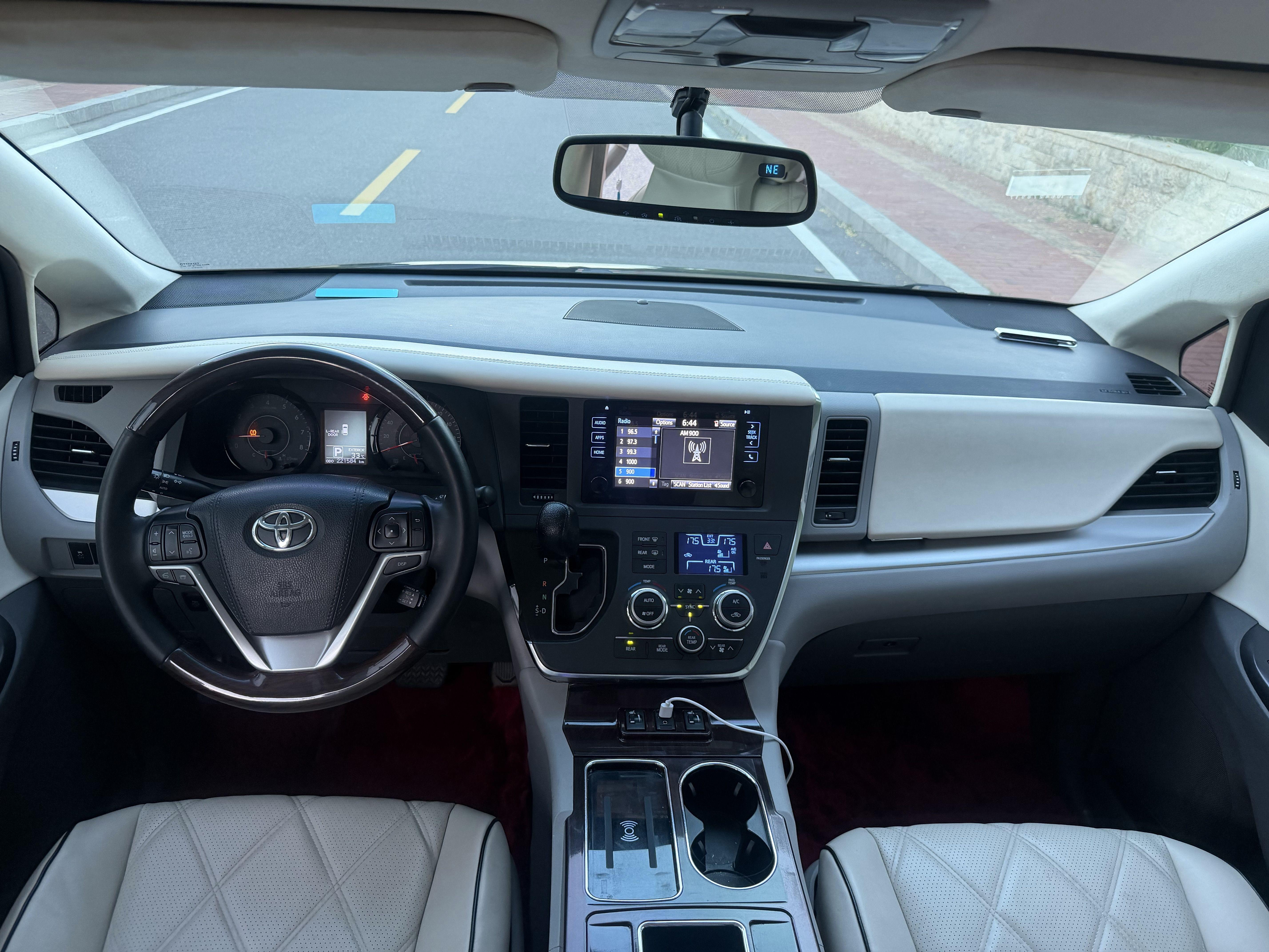 Toyota Sienna 2017 thumb 7