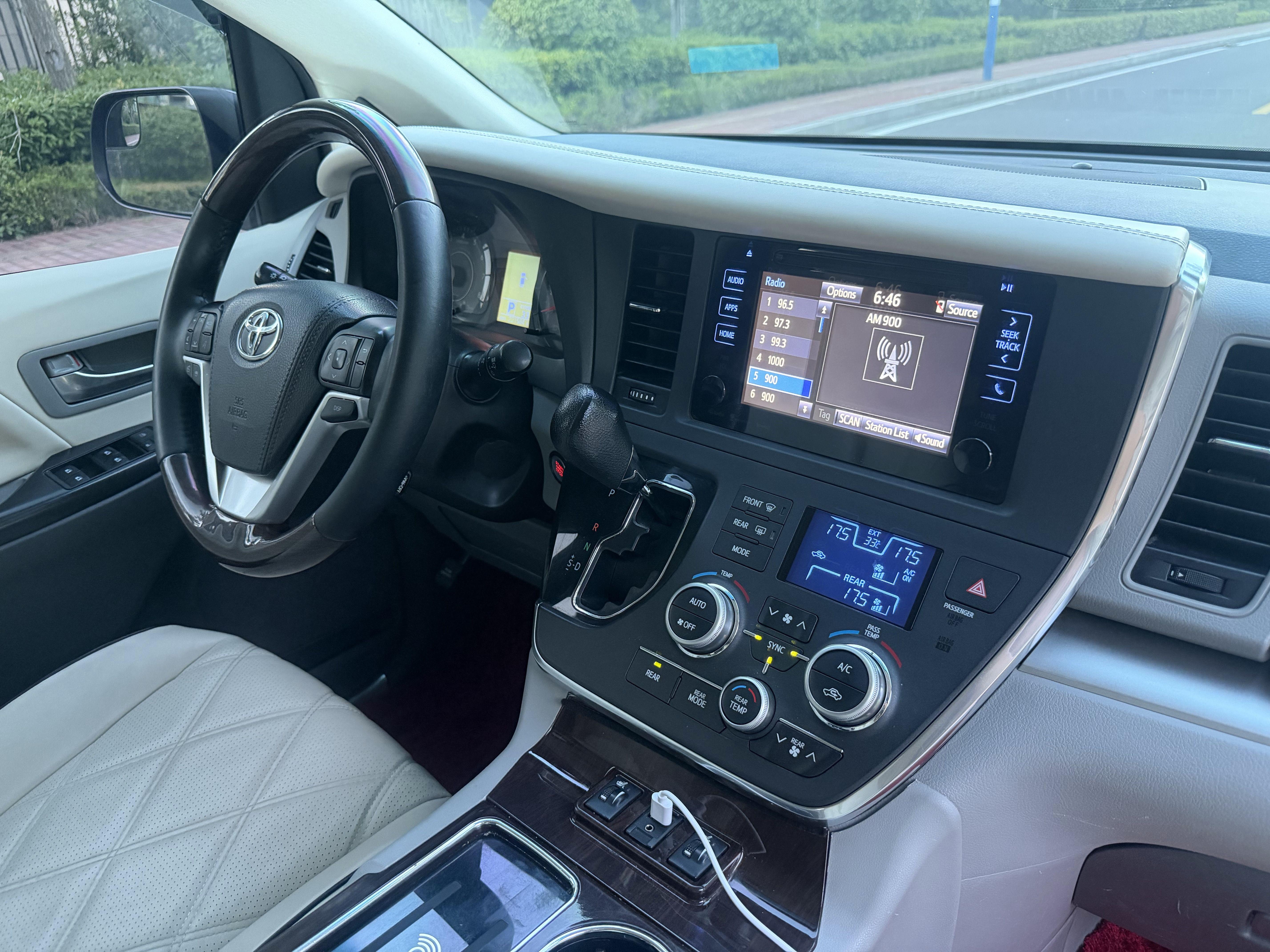Toyota Sienna 2017 thumb 10