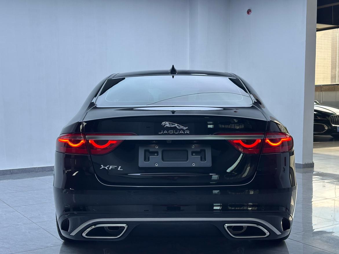 Jaguar XFL 2025 thumb 2