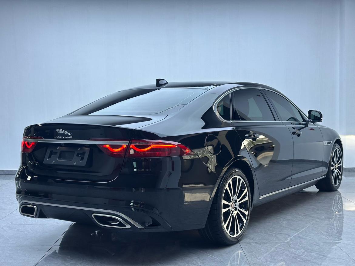 Jaguar XFL 2025 thumb 3
