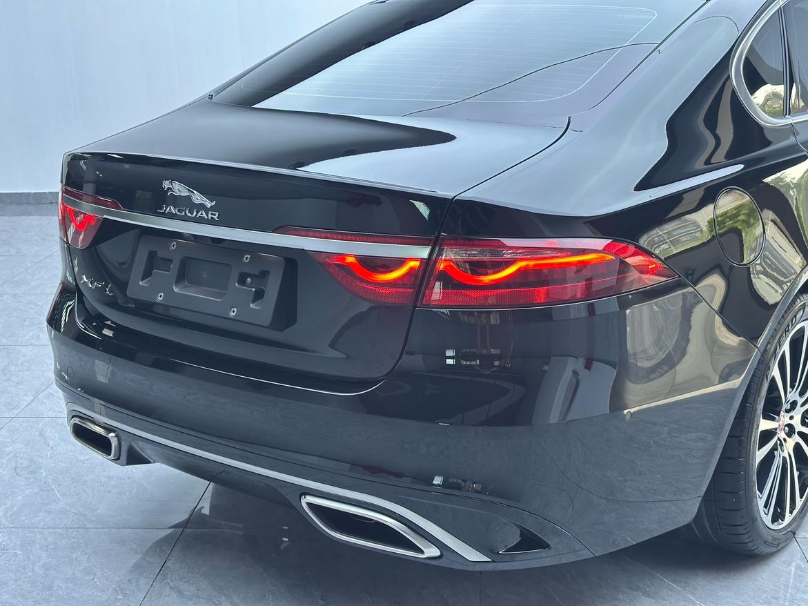 Jaguar XFL 2025 thumb 10