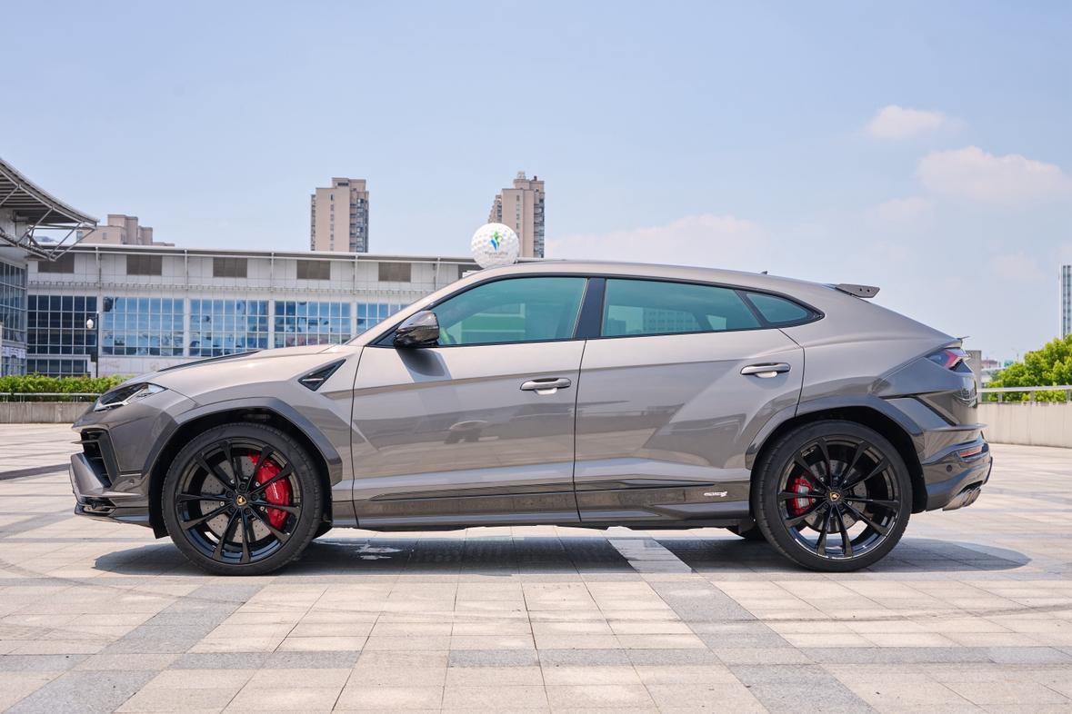 Lamborghini Urus 2023 thumb 2