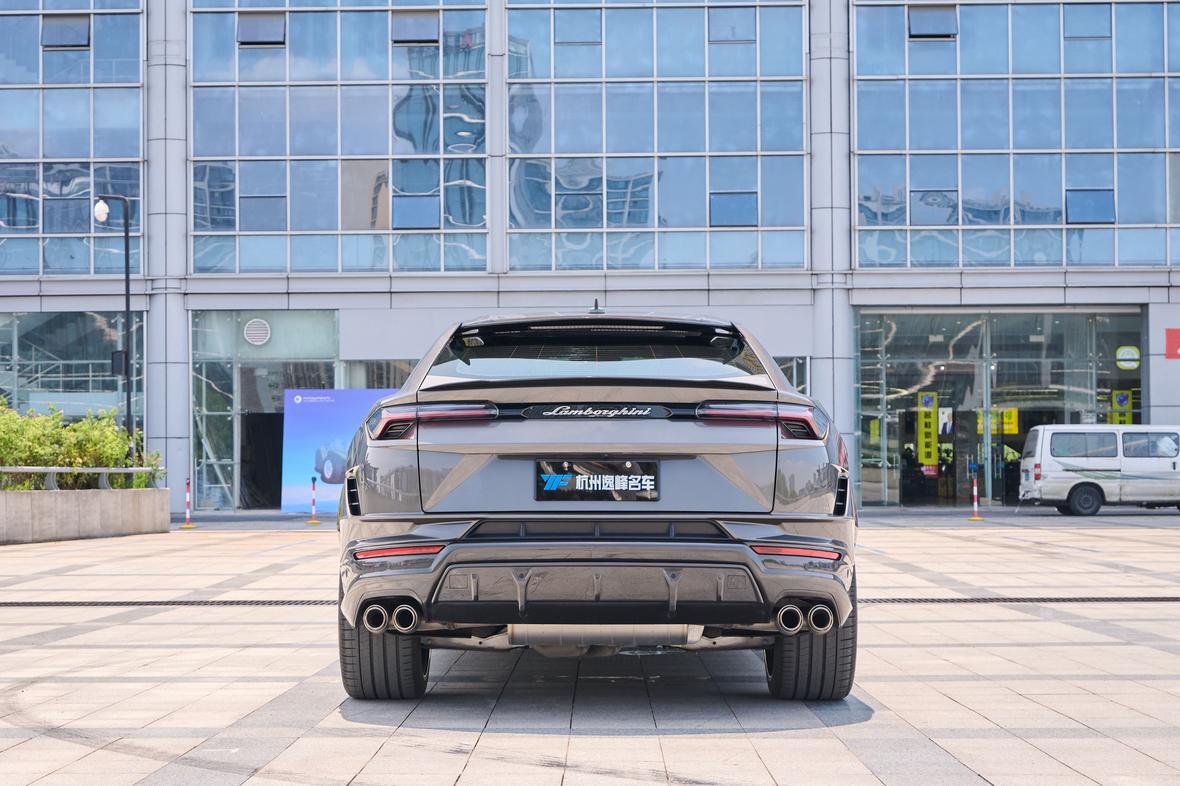 Lamborghini Urus 2023 thumb 4