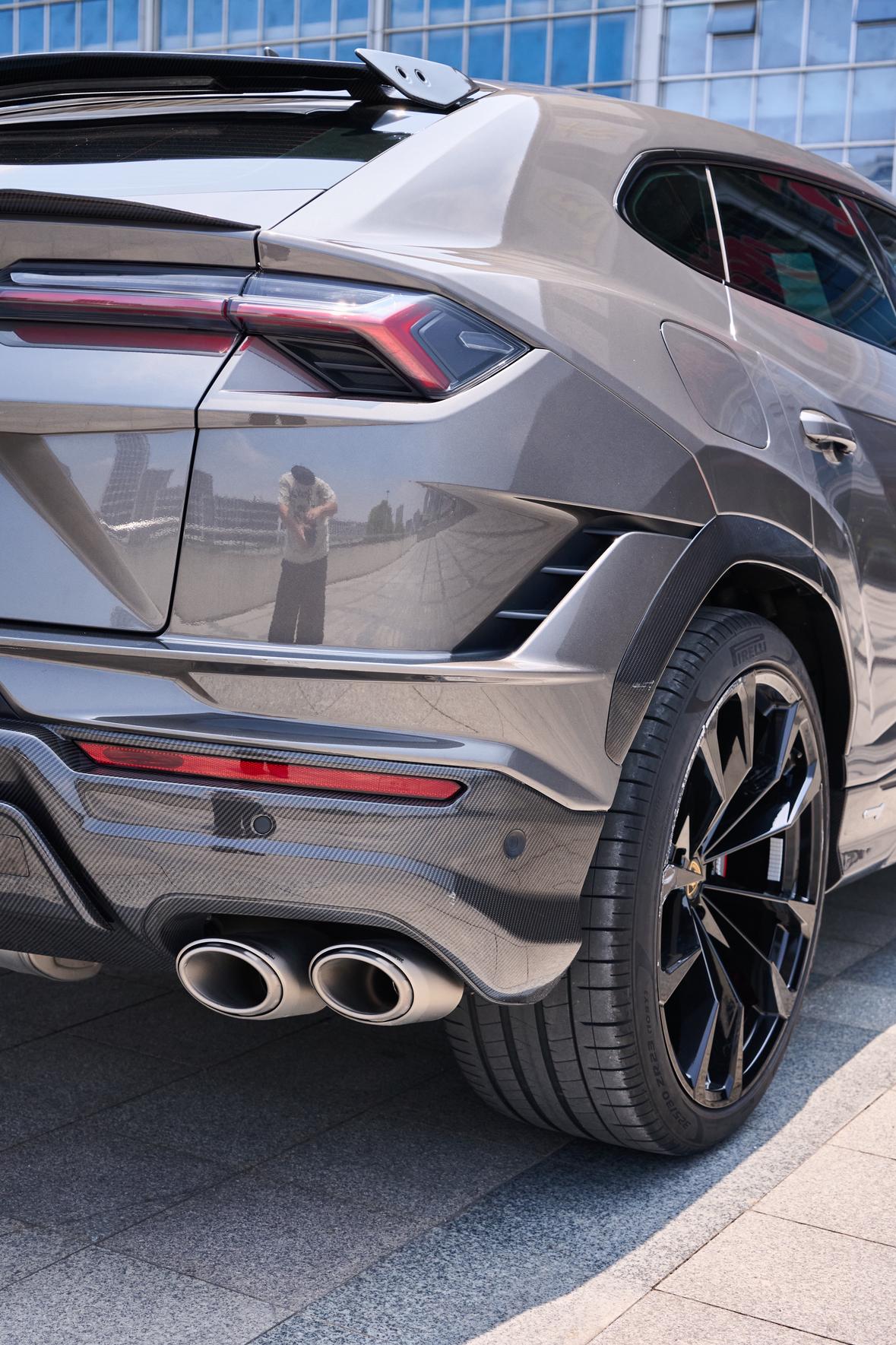Lamborghini Urus 2023 thumb 9