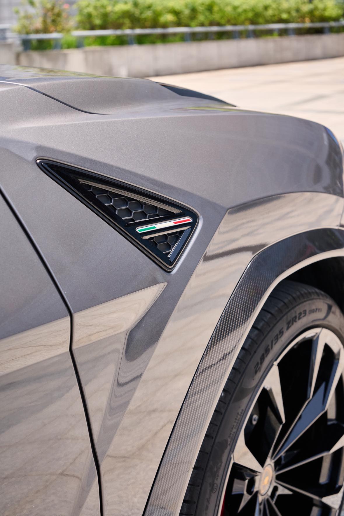 Lamborghini Urus 2023 thumb 11
