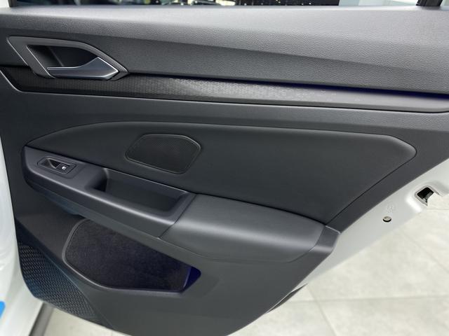 Volkswagen Golf GTI 2023 thumb 6