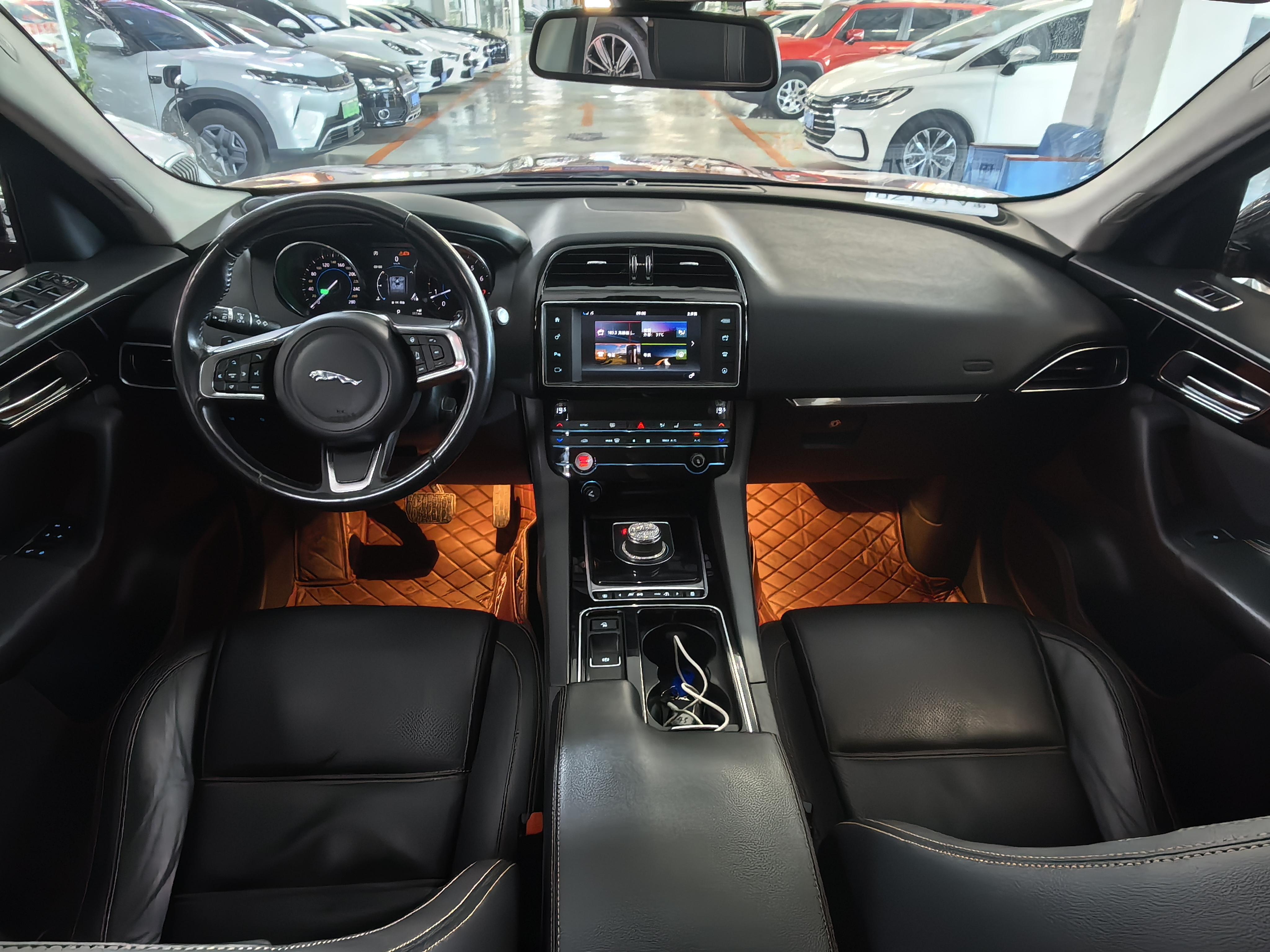 Jaguar F-Pace 2018 thumb 5