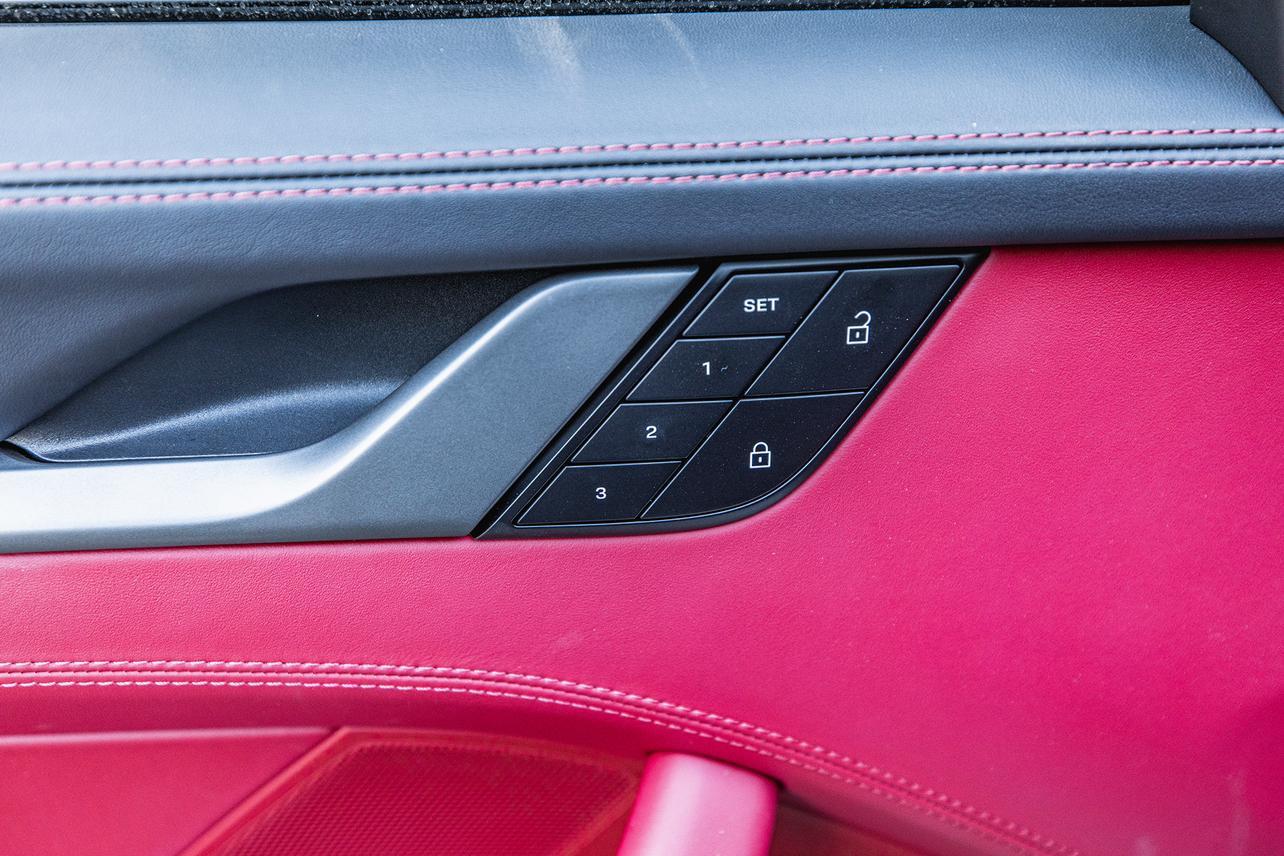 Porsche 911 2022 thumb 8