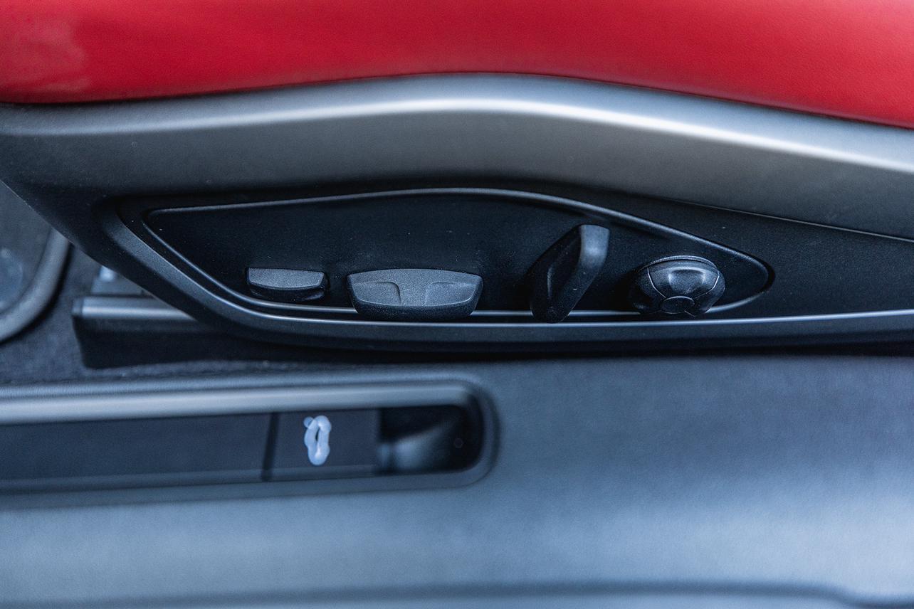 Porsche 911 2022 thumb 9