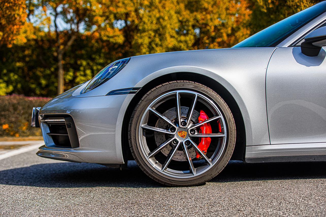 Porsche 911 2022 thumb 12