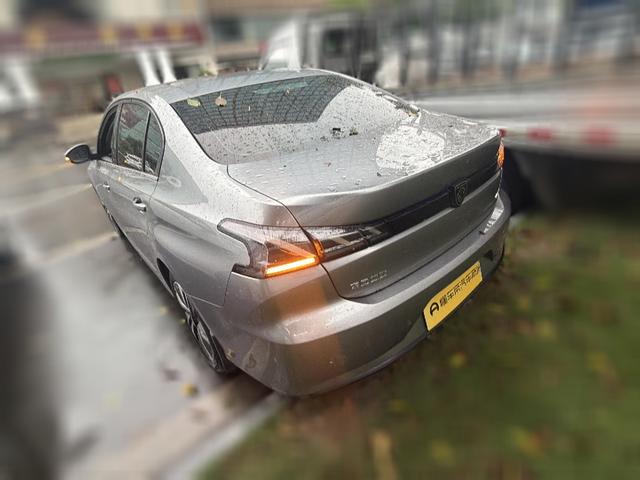 Peugeot 408 2022 thumb 2