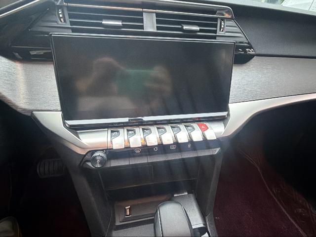 Peugeot 408 2022 thumb 6