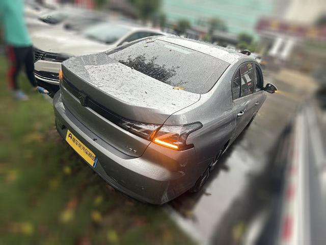 Peugeot 408 2022 thumb 12