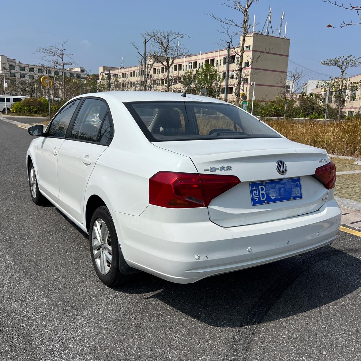 Volkswagen Jetta 2019 thumb 5