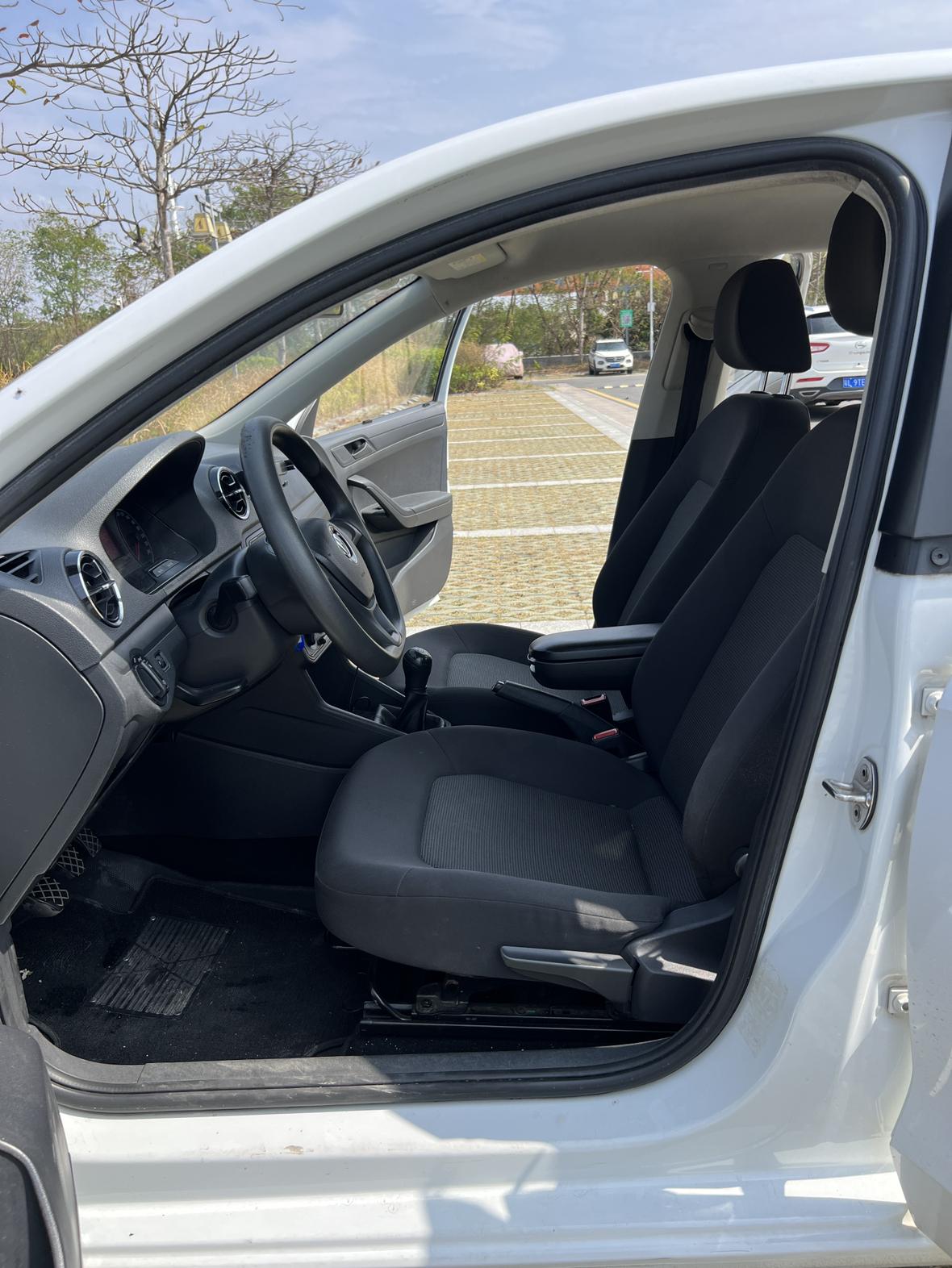 Volkswagen Jetta 2019 thumb 6