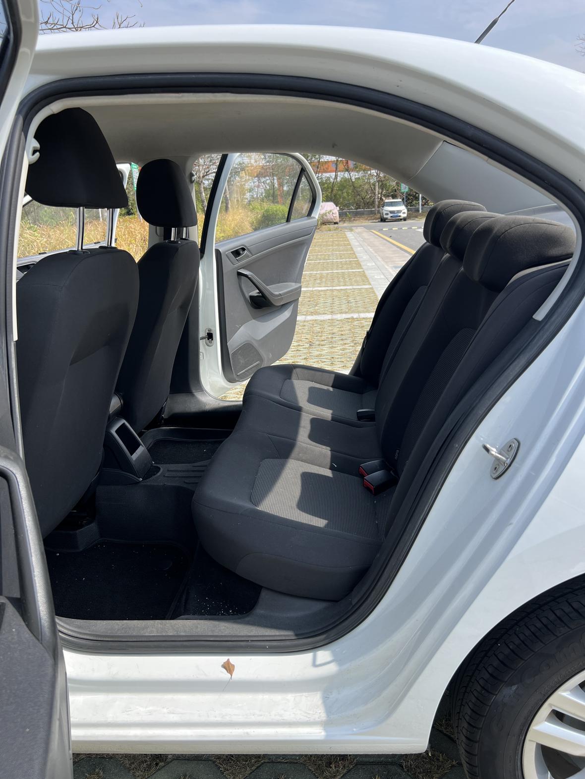 Volkswagen Jetta 2019 thumb 7