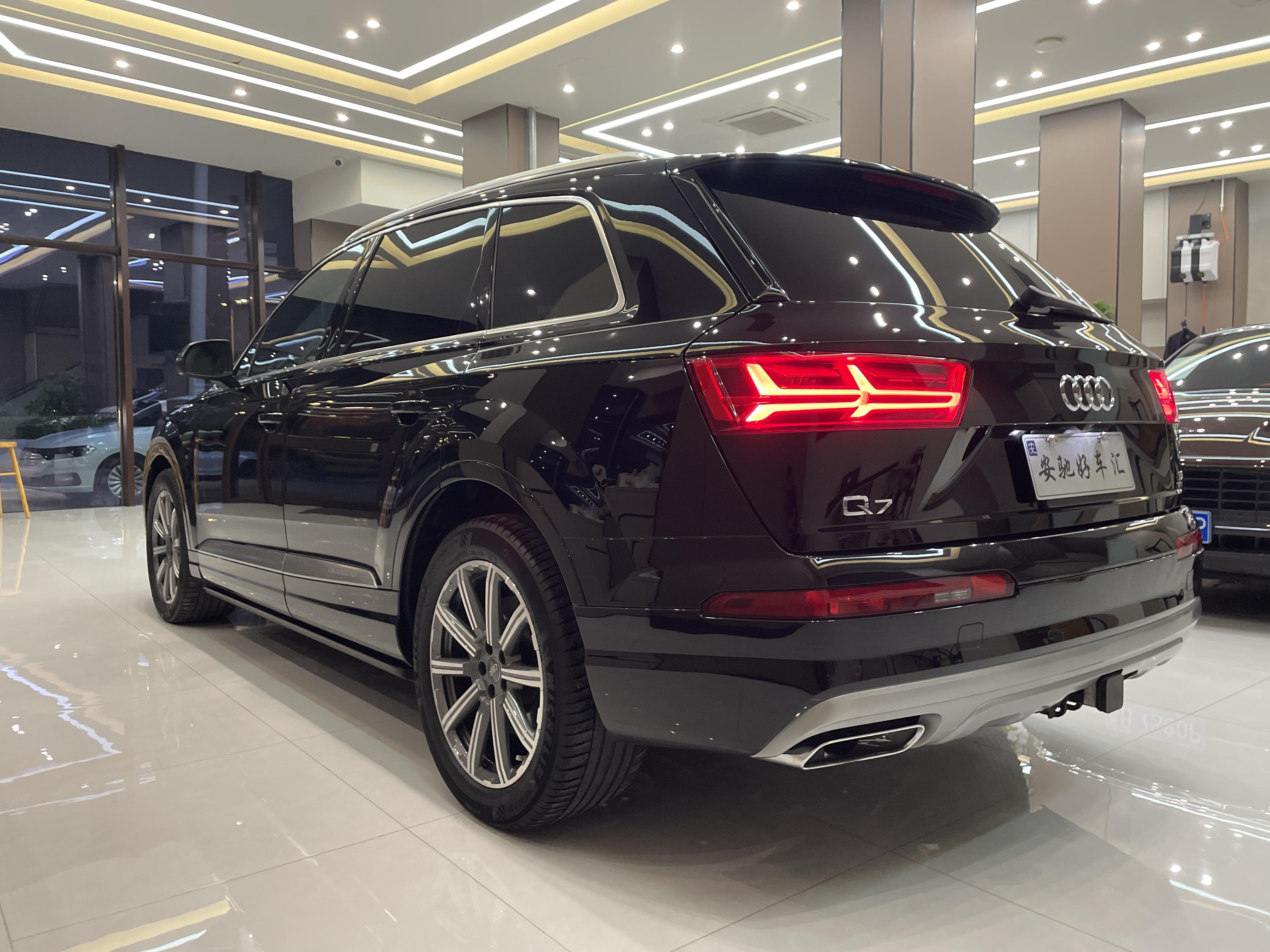 Audi Q7 2018 thumb 2