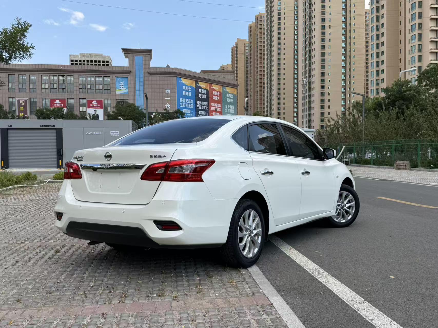 Nissan Sylphy 2019 thumb 4