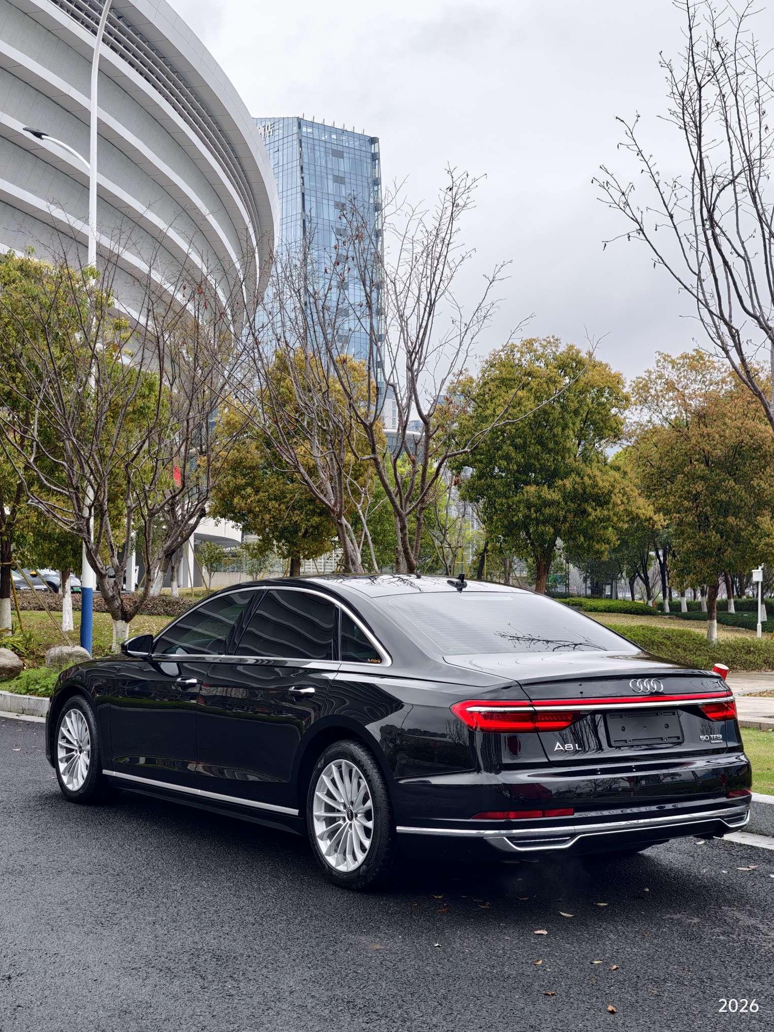 Audi A8 2021 thumb 2