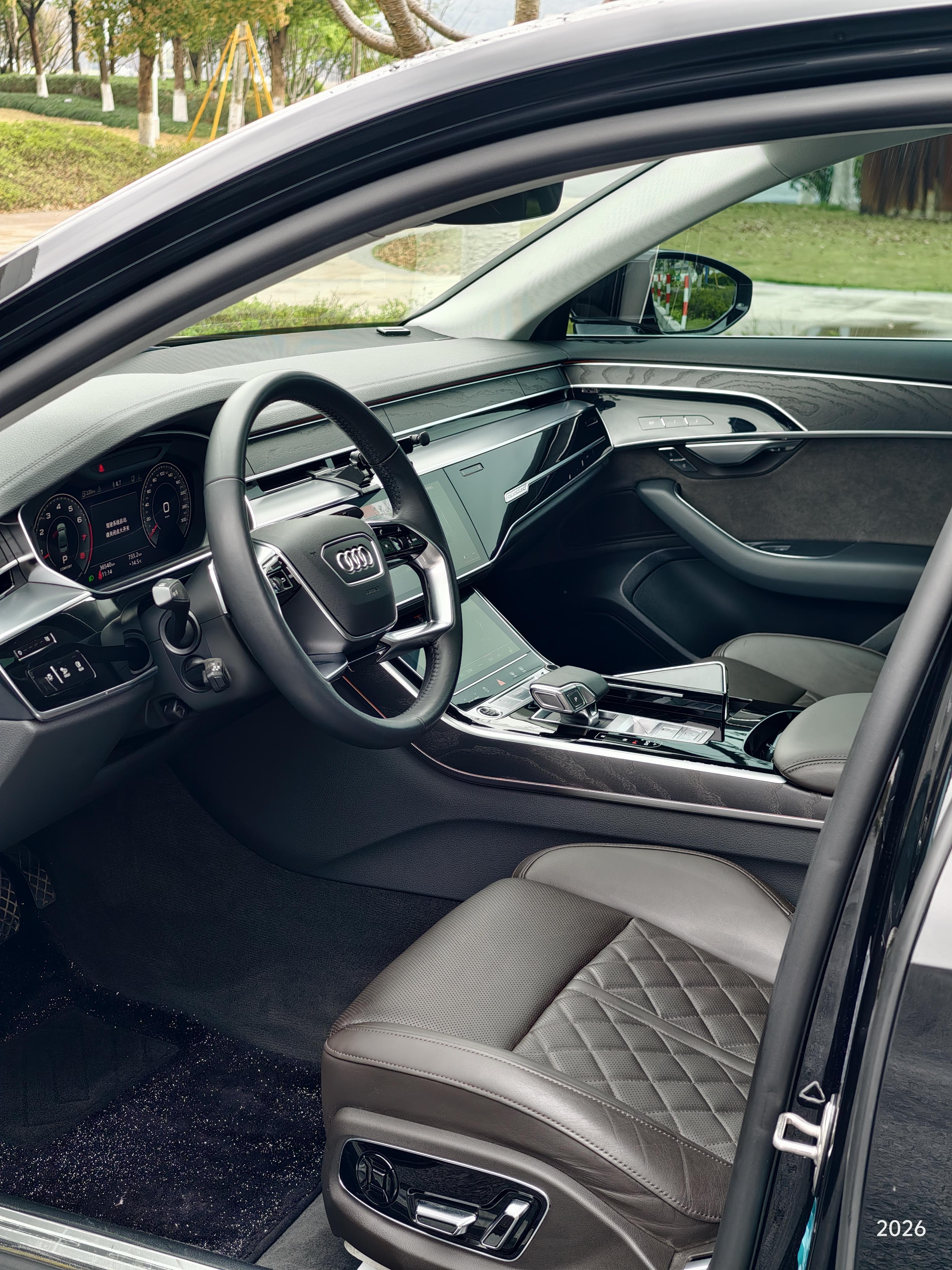 Audi A8 2021 thumb 4