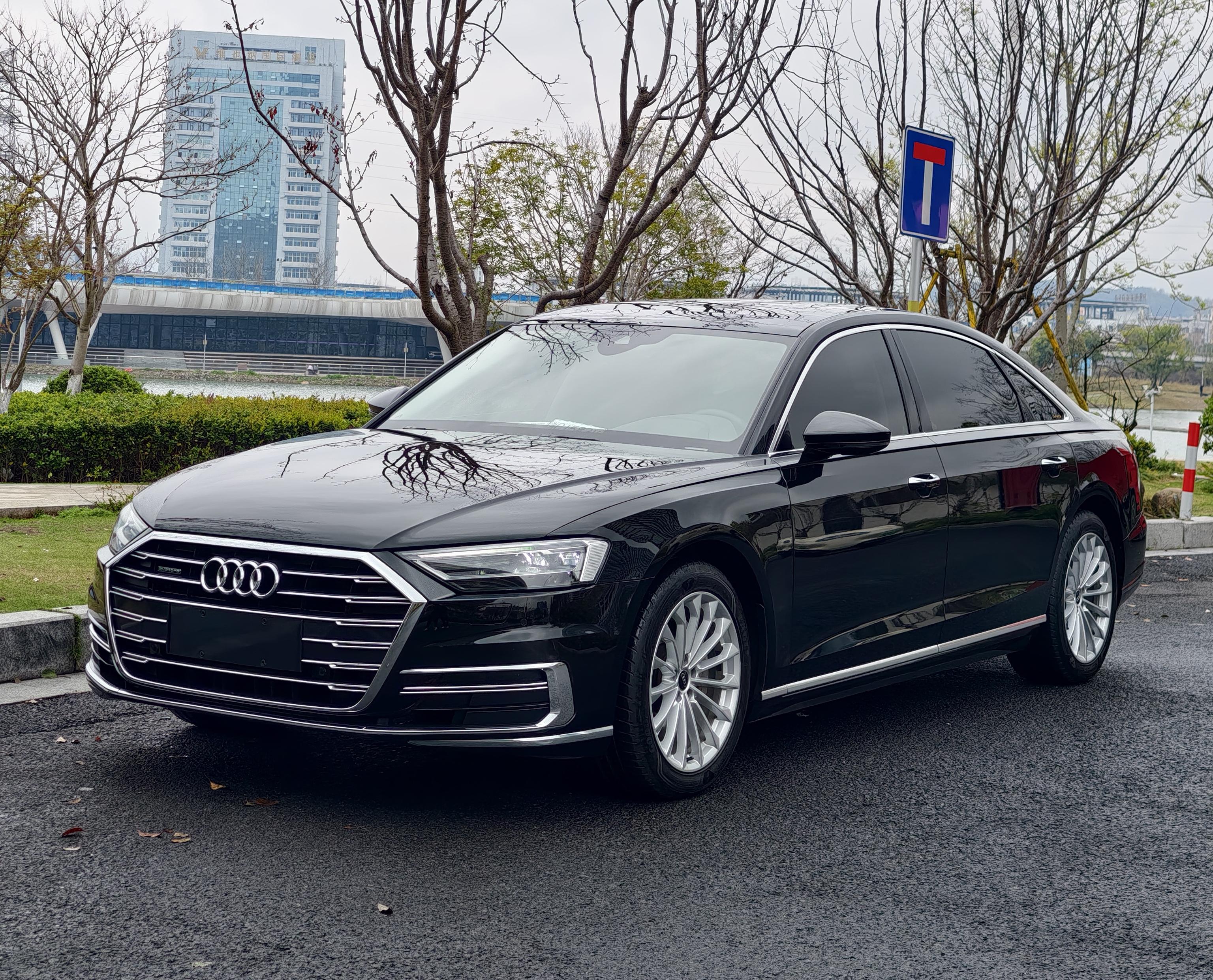 Audi A8 2021 thumb 11