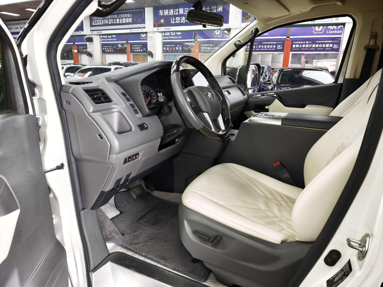 Toyota HiAce 2021 thumb 8