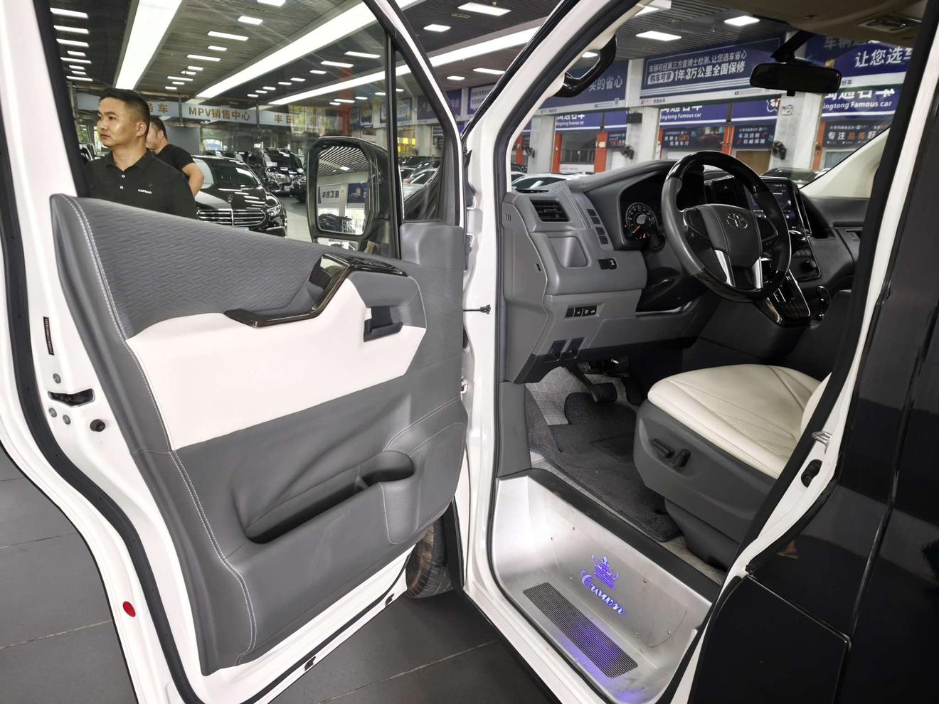 Toyota HiAce 2021 thumb 10