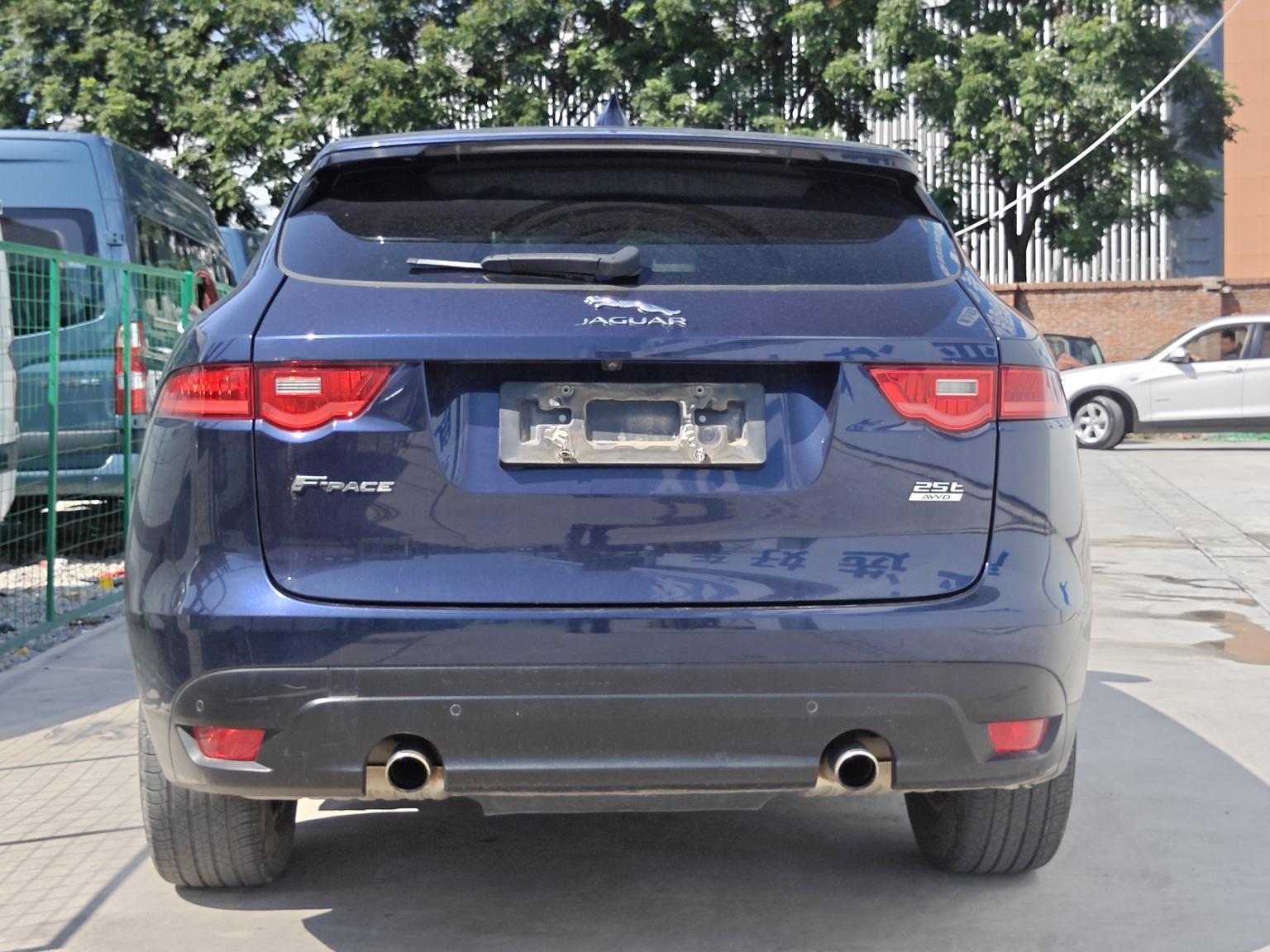 Jaguar F-Pace 2018 thumb 3