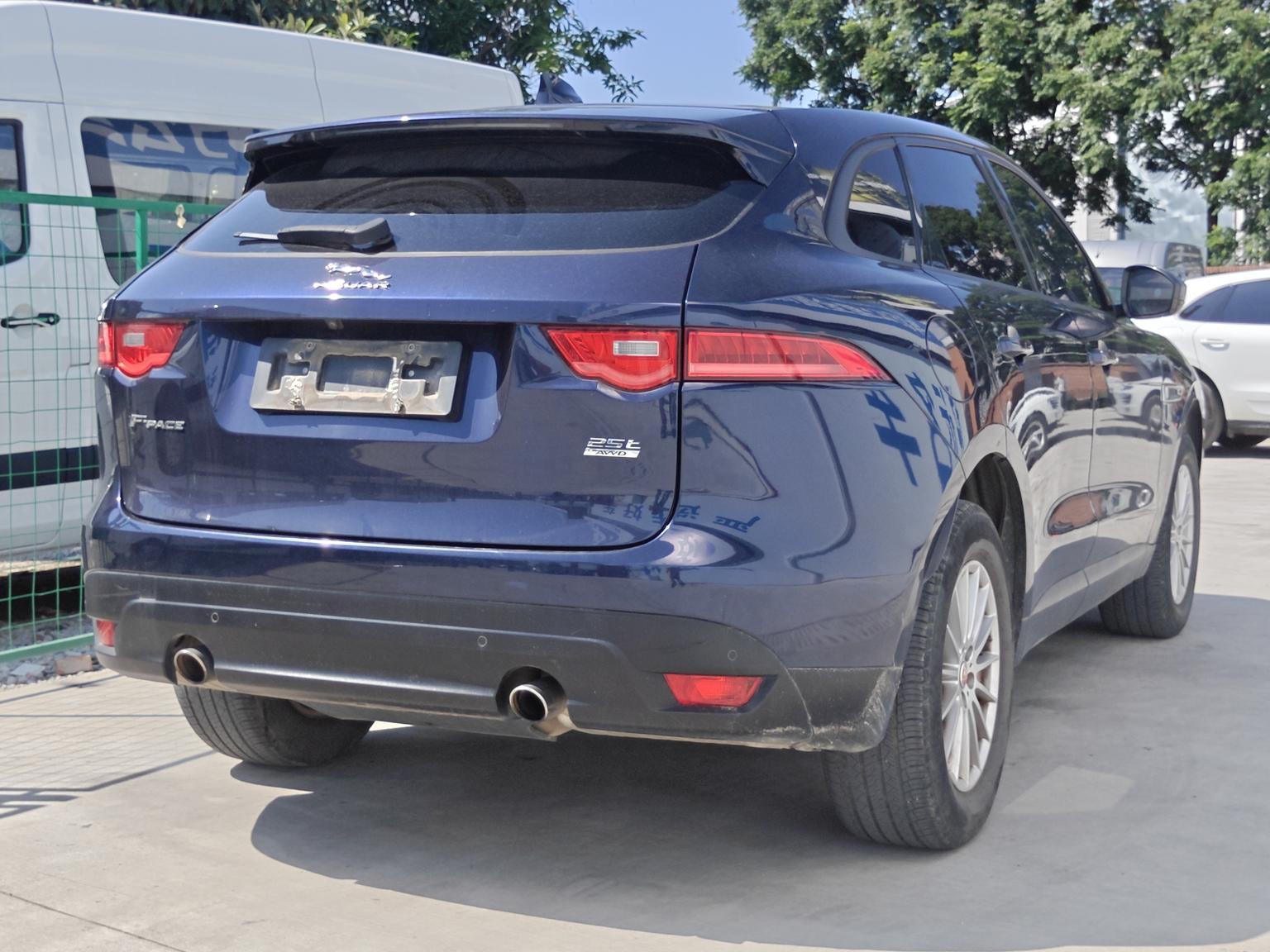 Jaguar F-Pace 2018 thumb 4