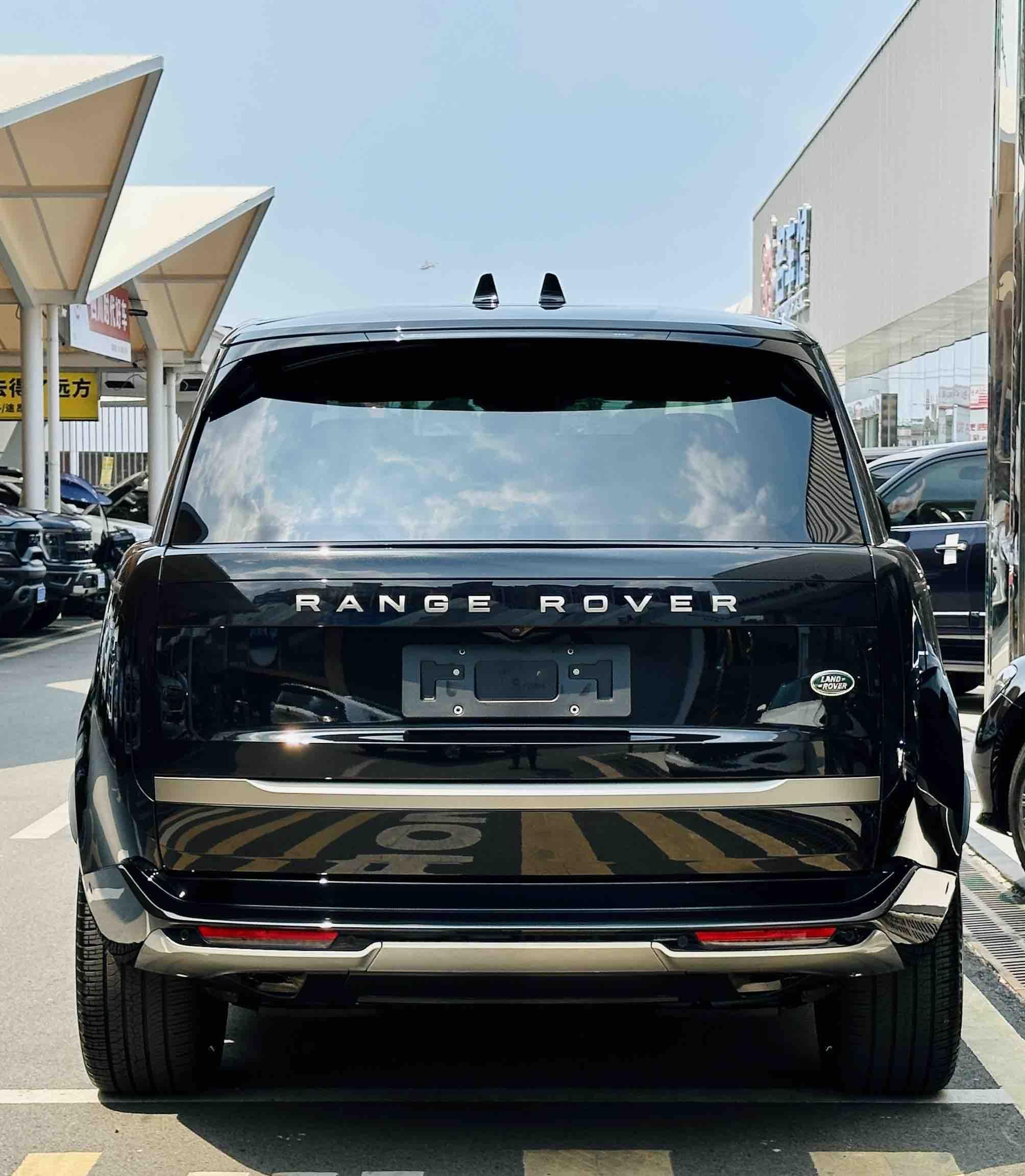 Land Rover Range Rover 2025 thumb 2