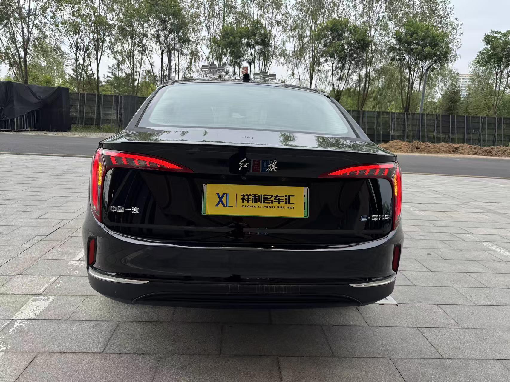Hongqi E-QM5 2023 thumb 3