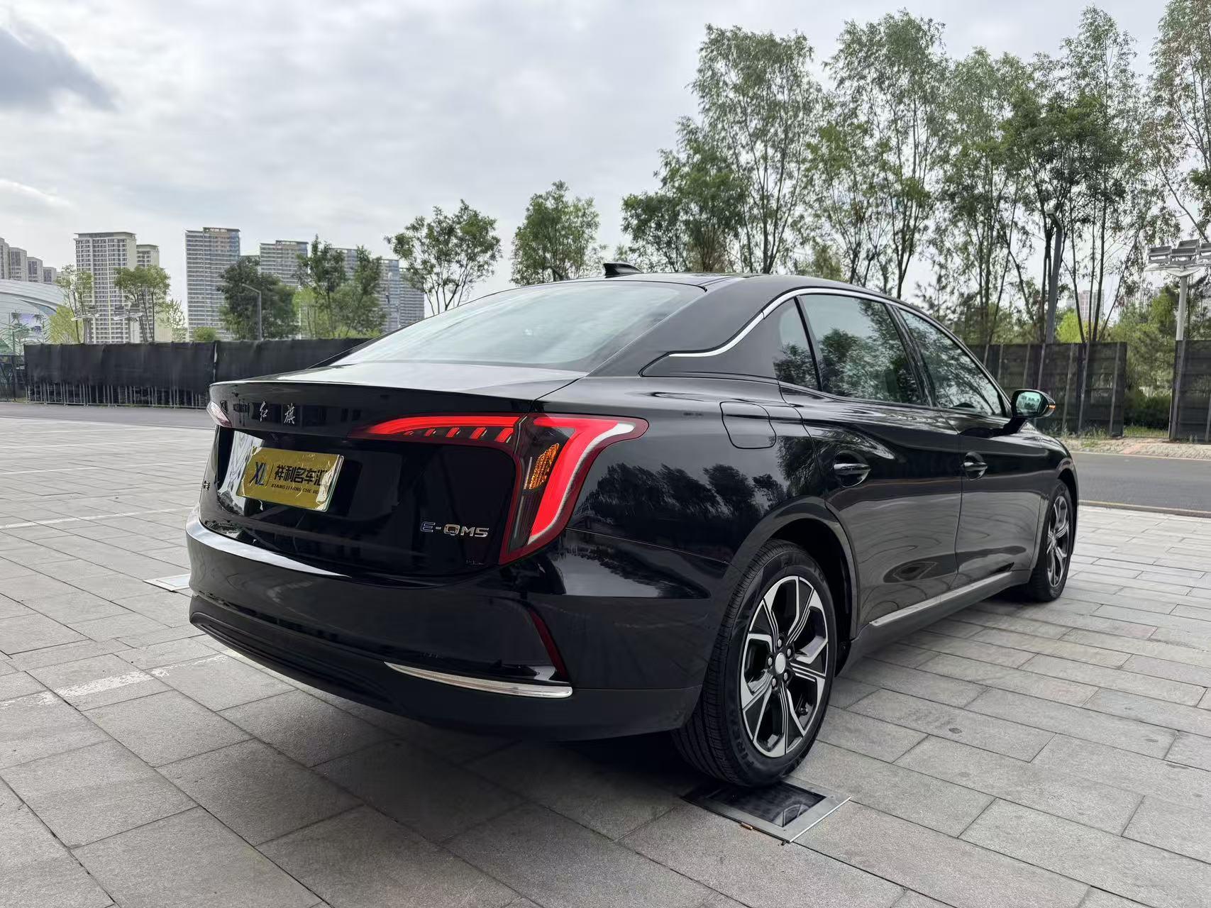 Hongqi E-QM5 2023 thumb 4